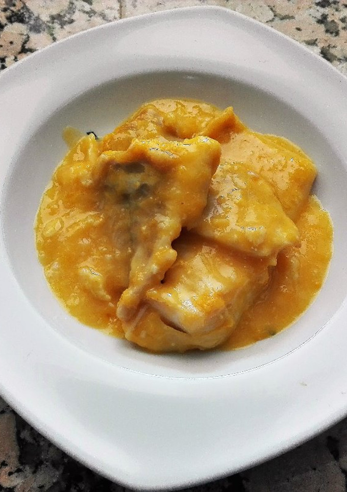 Una foto de Bacalao en salsa de naranja