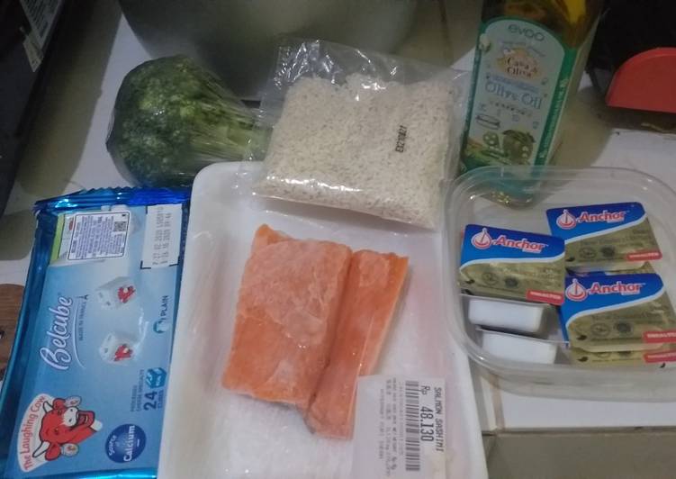 Mpasi 7,8 bulan (Salmon-brokoli-Rice)