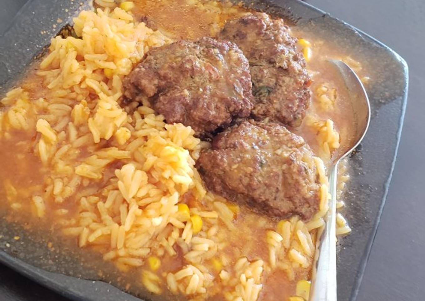 Tortitas de carne en caldillo rojo 🤤👌