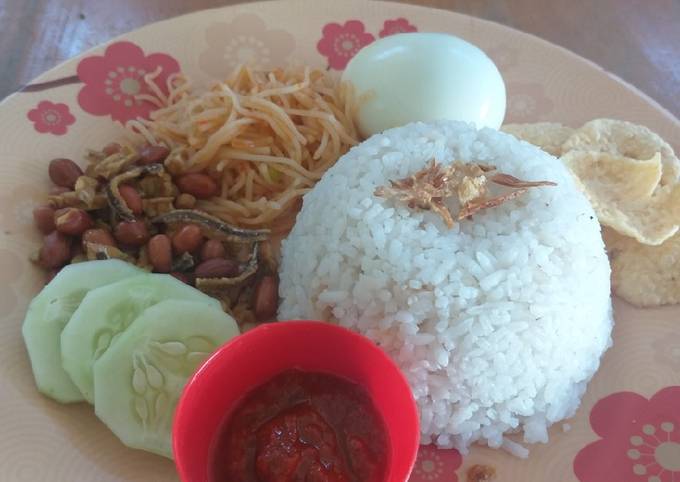 Resep Nasi Gemuk simple rice cooker yang Lezat Sekali