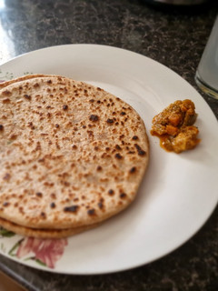 Indiai, tejsajt-os lepény kenyér (Paneer Pratha) recept fotója