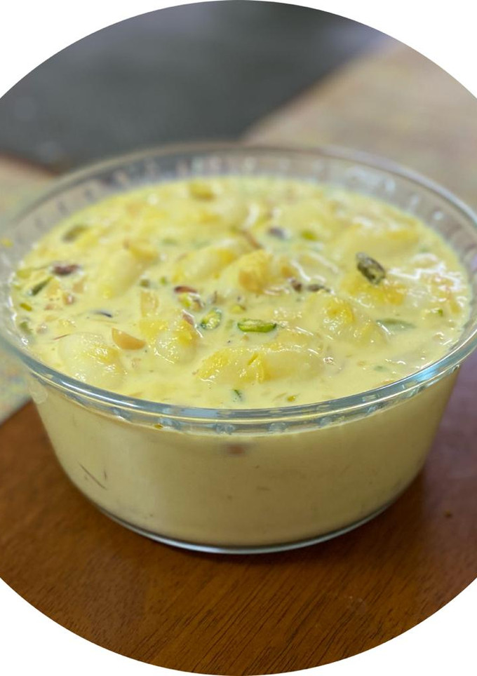 A picture of Kesar Rasmalai.