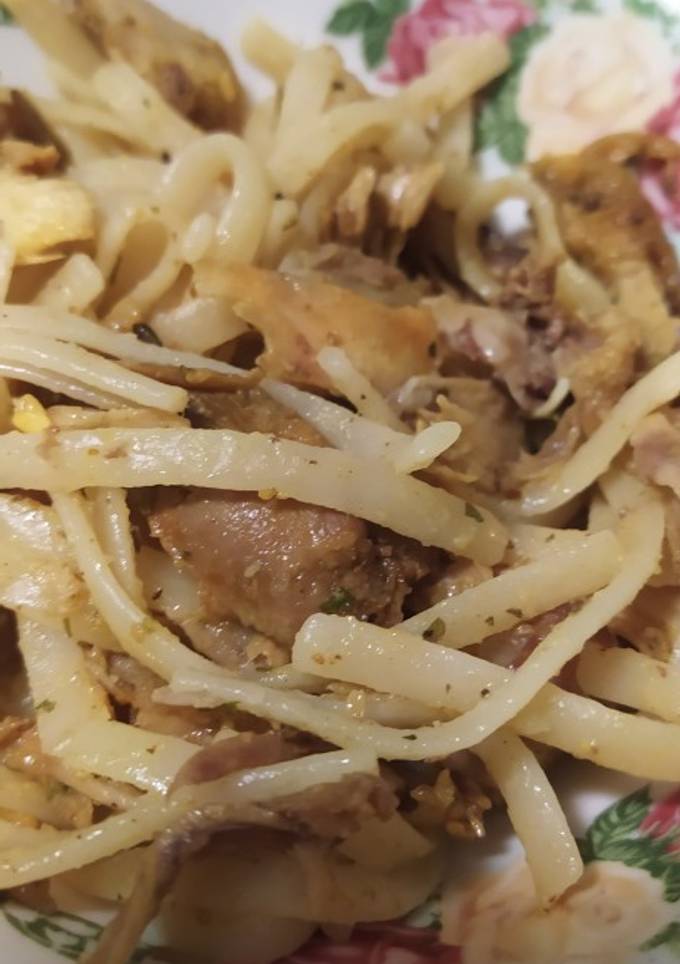 Спагеті з куркою