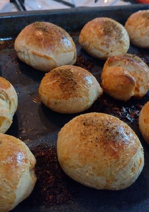 Una foto de Pancitos saborizados + rellenos de queso 💜