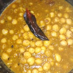 A picture of Ghoogni.