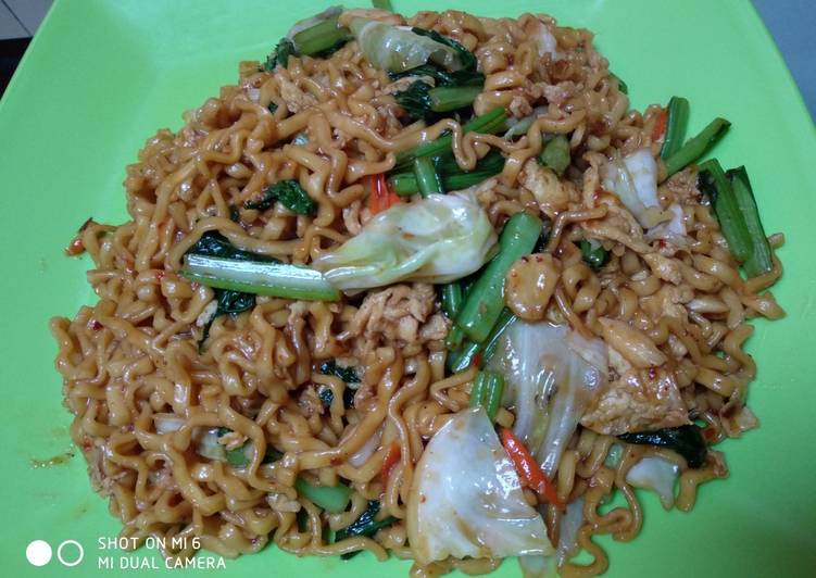 Resep Mie nyemek burung dara Anti Gagal