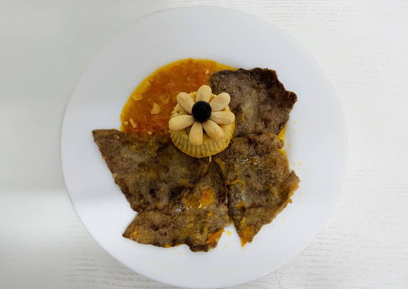 Fricandó de ternera con pastel de patata y queso