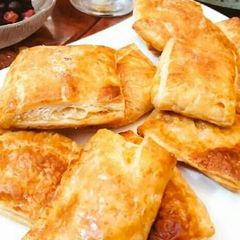 A picture of Aloo Patties.