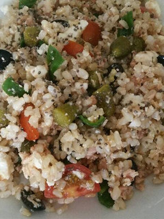 Una foto de Ensalada de arroz integral