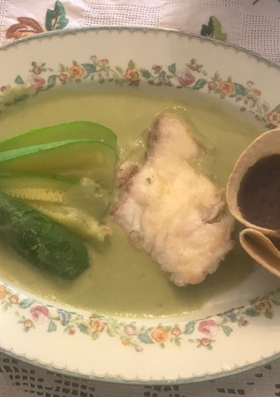 Una foto de PESCADO 🐟 EN MOLE VERDE ©