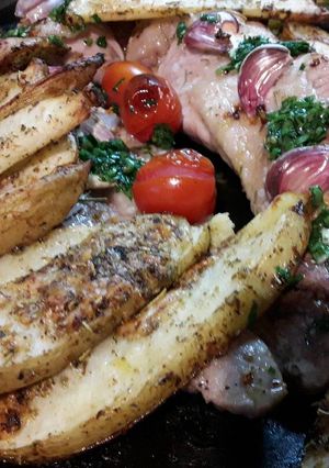 Una foto de Papas al horno saborizas con hierbas... 😉😉😉😉