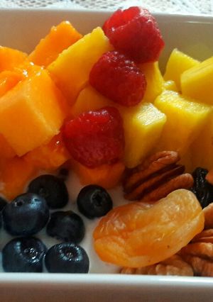 Una foto de Yogur con frutas