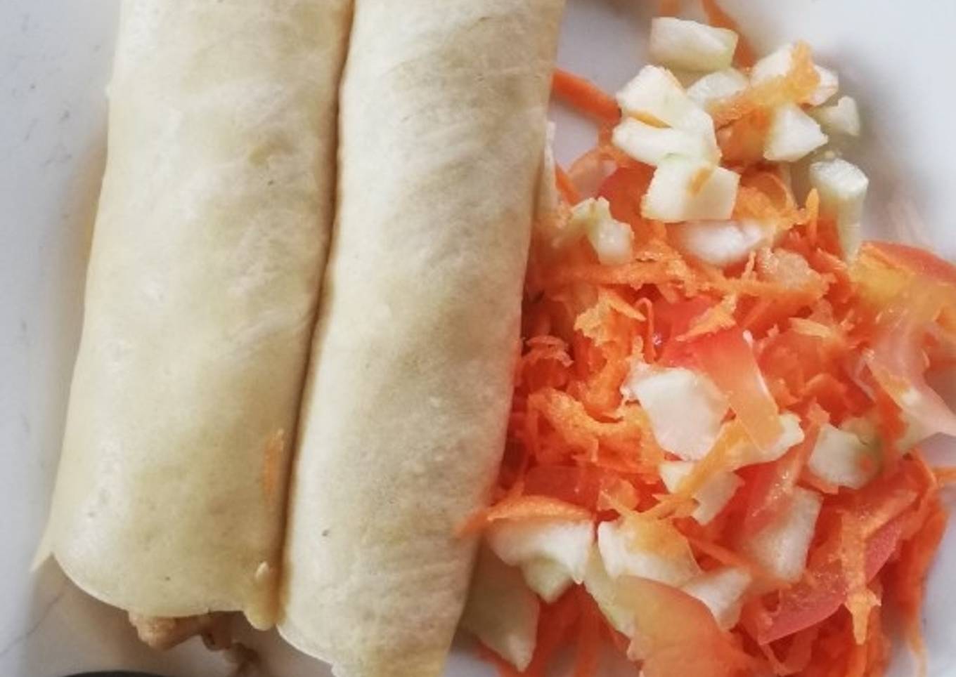 Crepes rellenos de pollo y cerdo