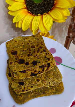 A picture of #Win,#Week8, Palak Tamatar Millet and wheatParatha.