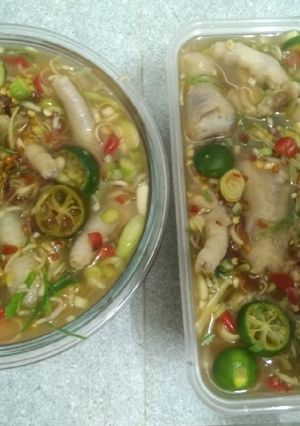 Hình của món Chân gà sả tắc.
