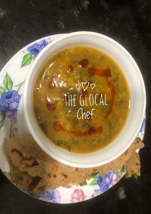 A picture of Dal palak.