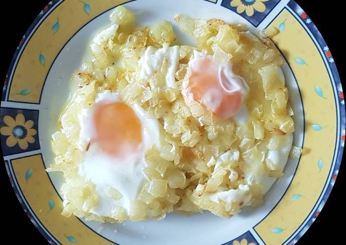 Foto principal de Huevos fritos con cebolla