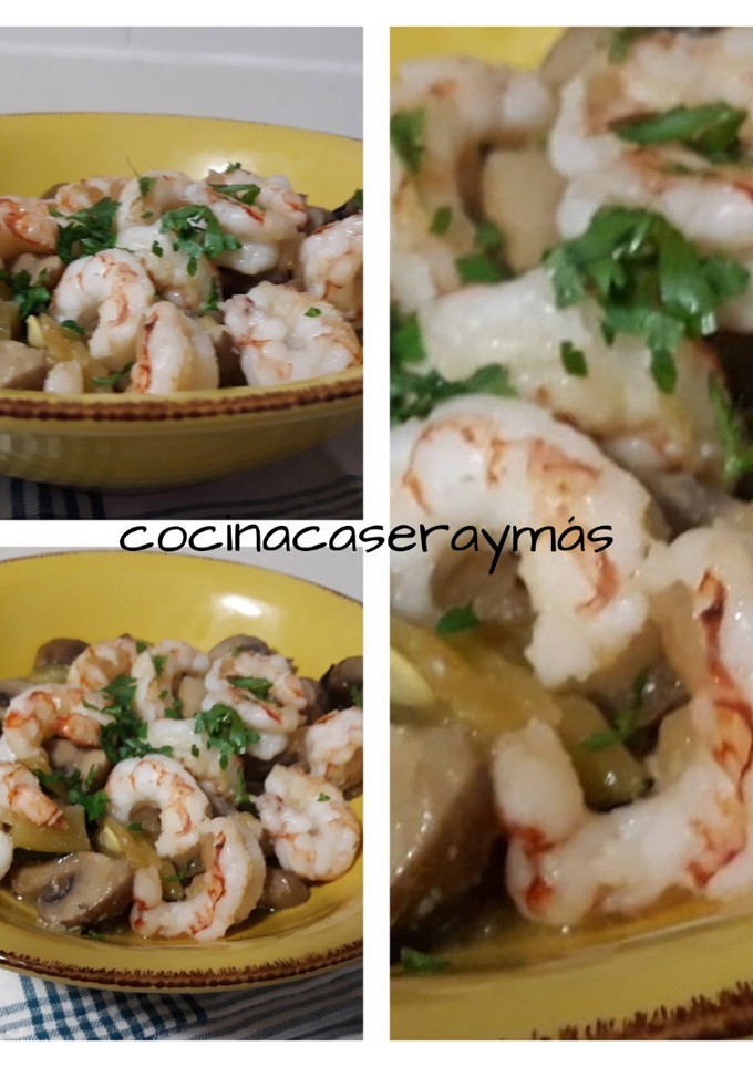 Una foto de Rehogado de gambas con setas