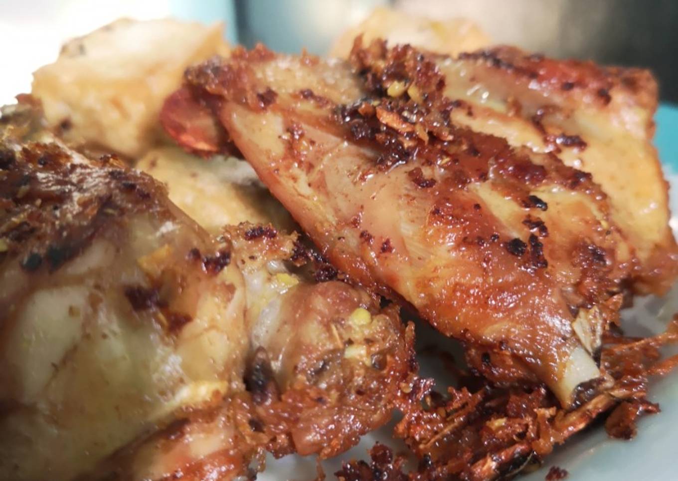 Ayam goreng bumbu rempah gurih