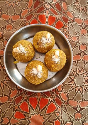 કાટલાના લાડુ રેસીપી મુખ્ય ફોટો
