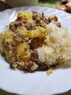 Szalonnás, káposztás burgonya Sanyisan recept fotója