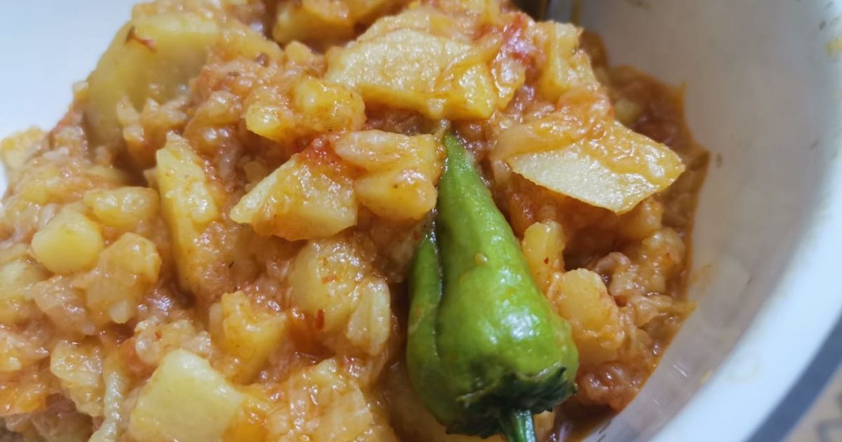 Basaar Basaar Batata (Onion Potatoes) Recipe by Fary Feroz - Cookpad