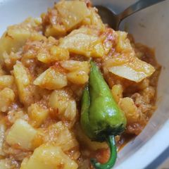 Basaar batata (onion potatoes) A picture of Basaar batata (onion potatoes).