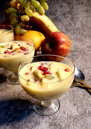 A picture of Fruit Custard.