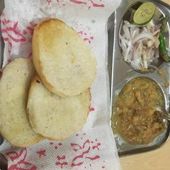 A picture of Kulche chole.