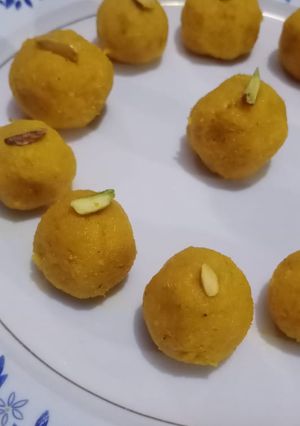 A picture of Coconut mango balls.