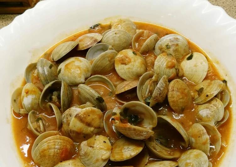 Almejas a la marinera picantes