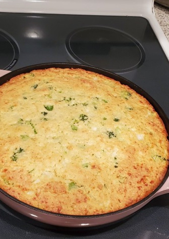 A picture of Broccoli Cheese Cornbread.