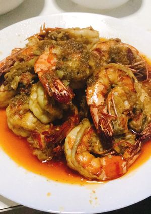 รูปของ กุ้งขาวทอดกระเทียม (สูตรน้ำมันมะกอก)