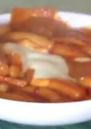 A picture of Tteokbokki (Spicy Rice Cake).