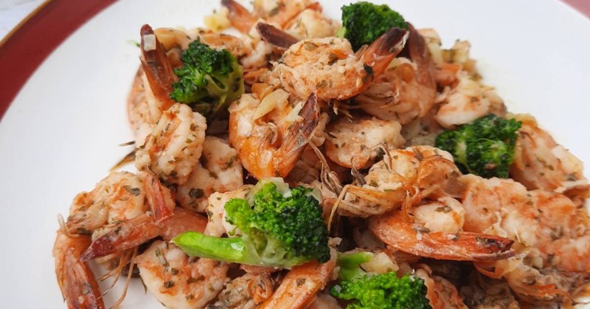 Resep Garlic Butter Shrimp with Broccoli oleh ratna putri - Cookpad