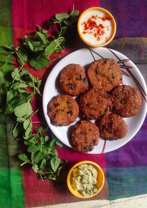 બાજરીના વડા (Bajri Vada Recipe In Gujarati) રેસીપી મુખ્ય ફોટો