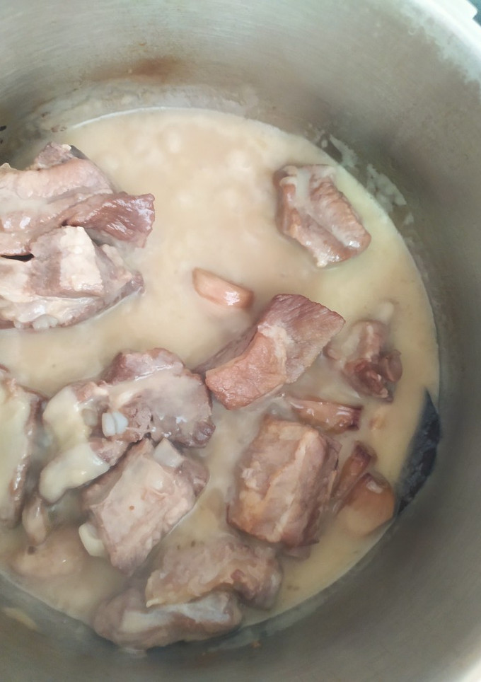 Una foto de Costillas al ajillo en olla rápida