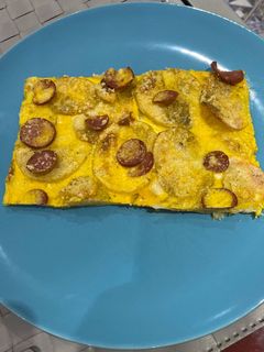 A picture of Baked Egg and Potato Pizza.
