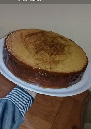 Una foto de Bizcochuelo húmedo y alto!!!!