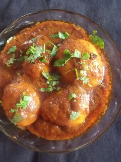 દમ આલુ (Dum Aloo Recipe In Gujarati) રેસીપી મુખ્ય ફોટો