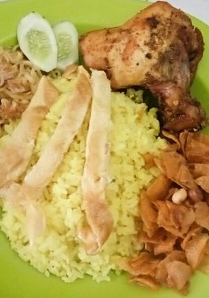Foto resep Nasi kuning pulen