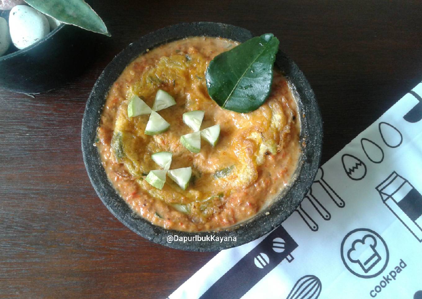 341. Telur Geprek Sambal Kacang