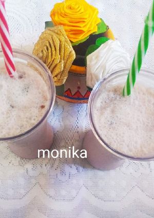 A picture of Black current shake.