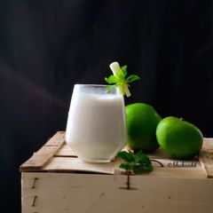A picture of Raw Mango Lassi.