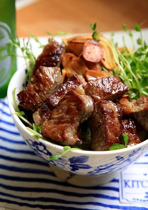 日式牛排丼飯 的食譜成品照片