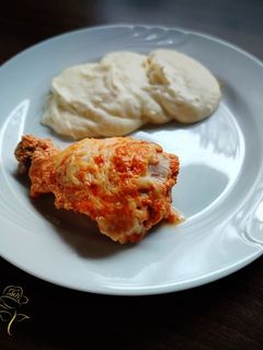 Paprikás tejfölben sült csirkecomb 🍗 recept fotója