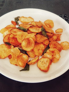 உருளைக்கிழங்கு சிப்ஸ்(POTATO CHIPS RECIPE IN TAMIL) செய்முறை முக்கிய புகைப்படம்