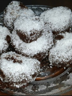 चॉकलेट केक बर्फी (Chocolate cake barfi recipe in Hindi) रेसिपी मुख्य फोटो