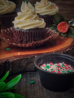 A picture of Buttercream Chocolate Cupcakes.