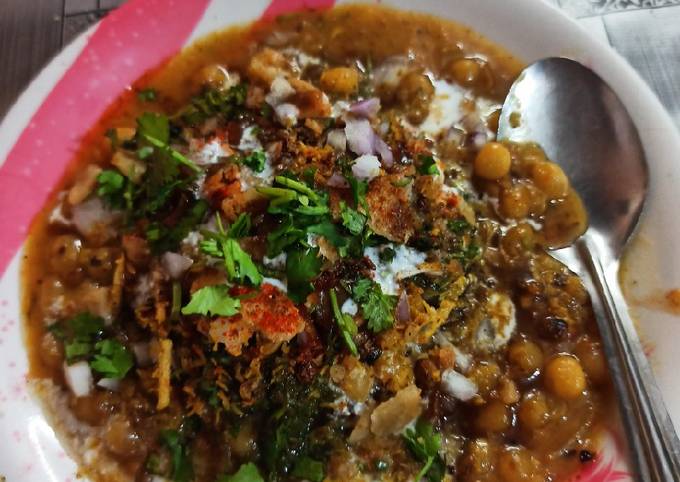 Ragda patties- aloo tikki chaat